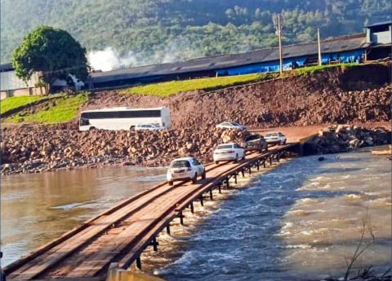  Interdição de ponte na BR-116 impacta logística na Serra Gaúcha